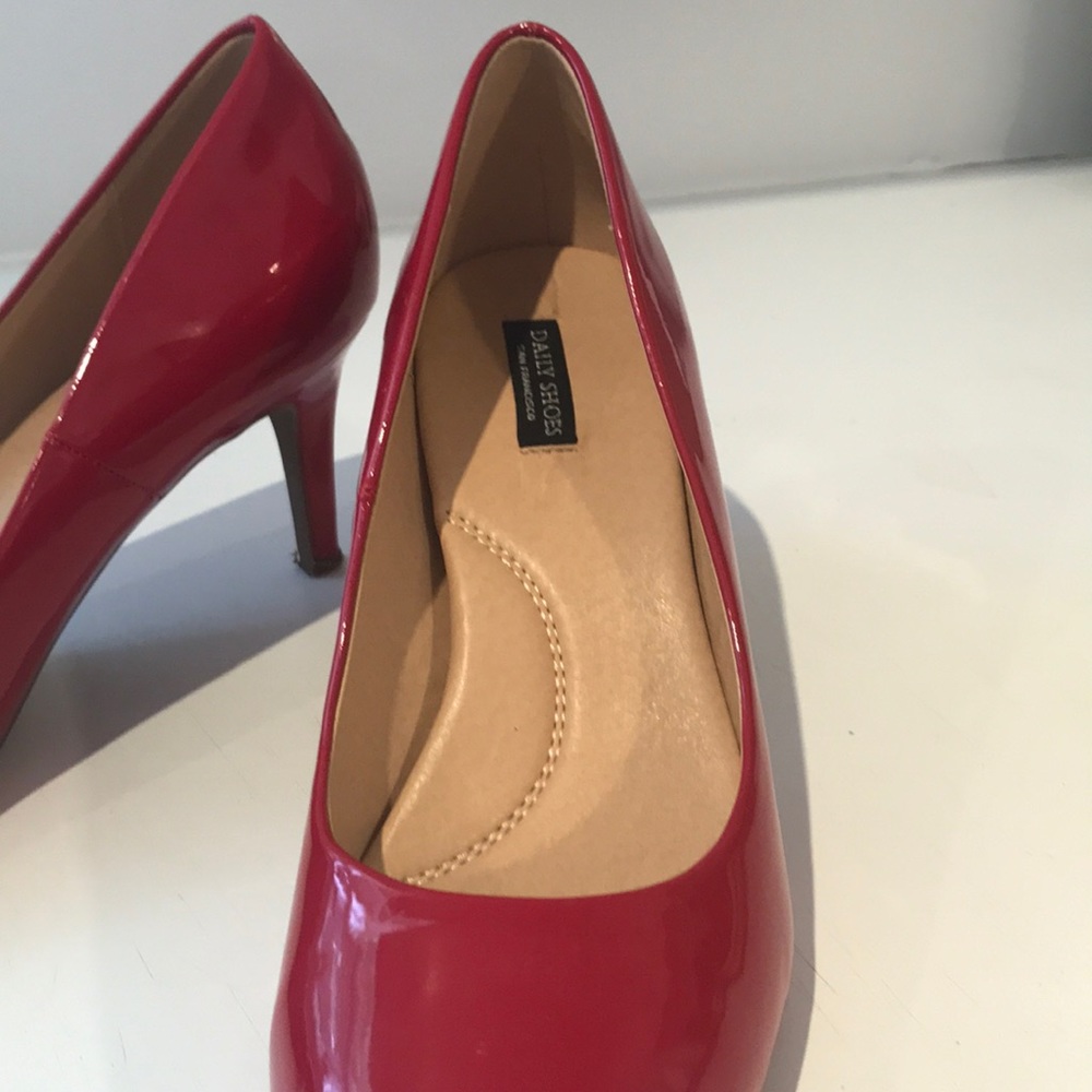 Cherry Red Pointed Heels🍒🍒 - Picture 3 of 6